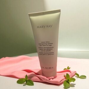 Mary Kay Mint Bliss Lotion with Pink Accents